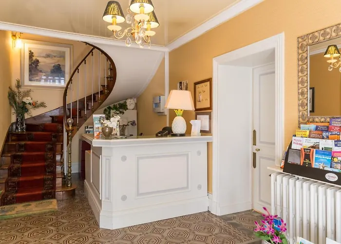 Hotel Logis Les Pigeons Blancs