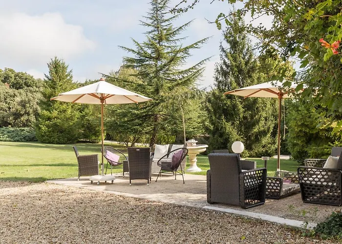 Logis Les Pigeons Blancs Cognac