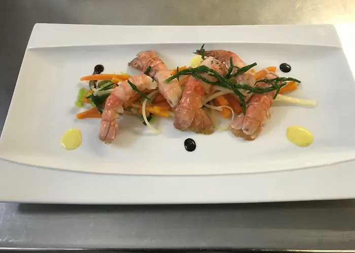 Logis Les Pigeons Blancs Hotel 3*